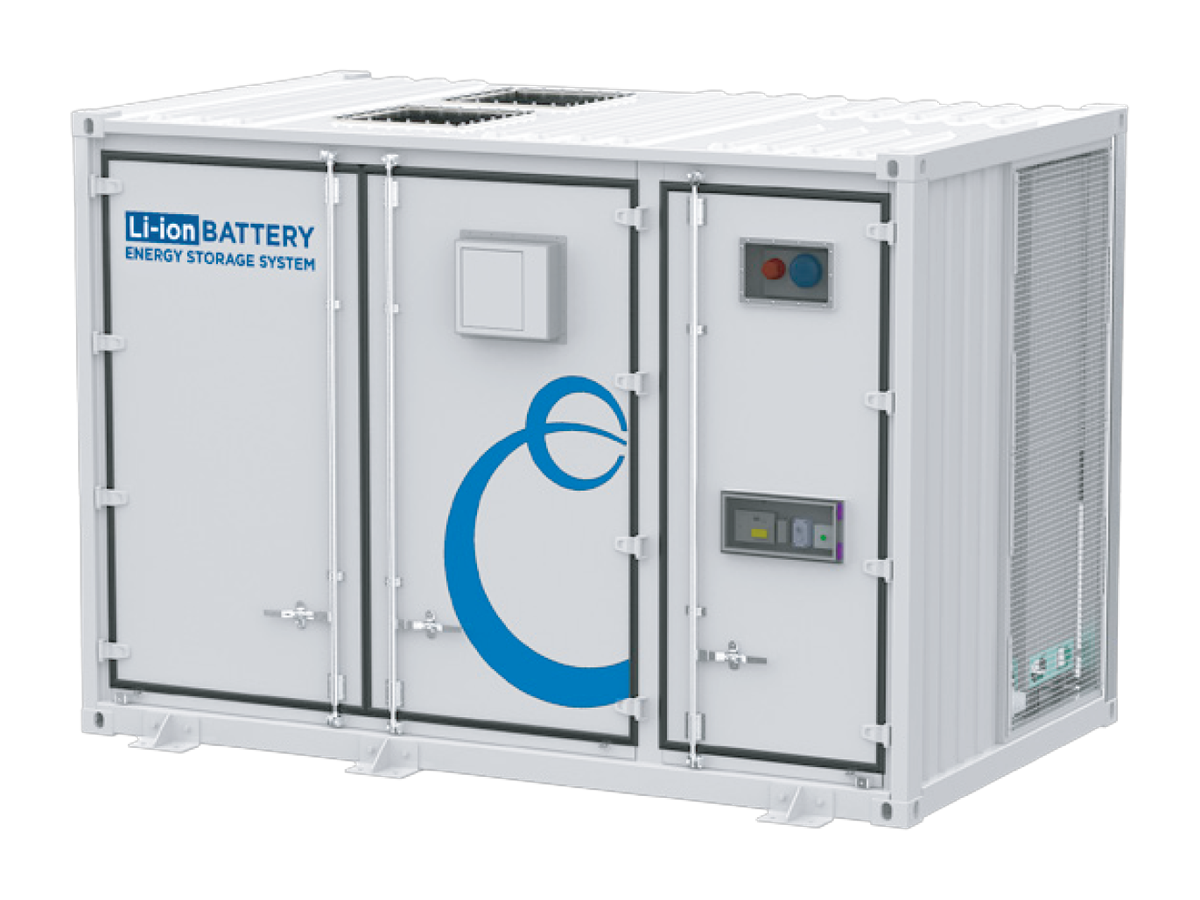 コンテナ型電池システムCE007の外観。13ft水冷コンテナに2面ドアを備えた高圧系統用蓄電池
