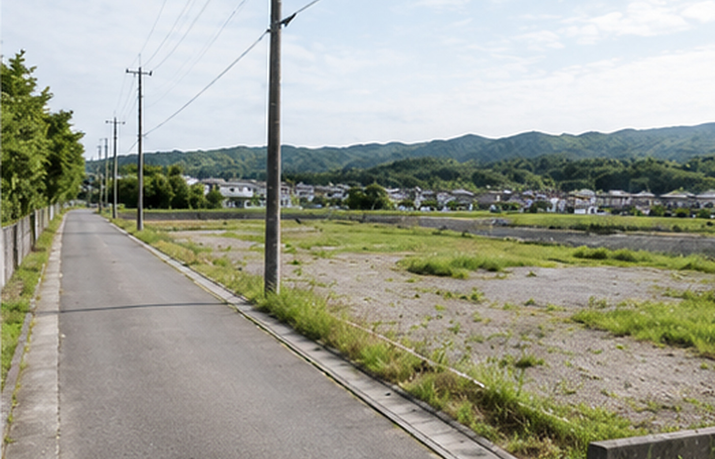 低圧系統用蓄電池の候補地を確認するための空き地と進入路のイメージ